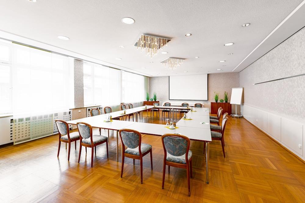 Hotel Wartburg Stuttgart Buitenkant foto