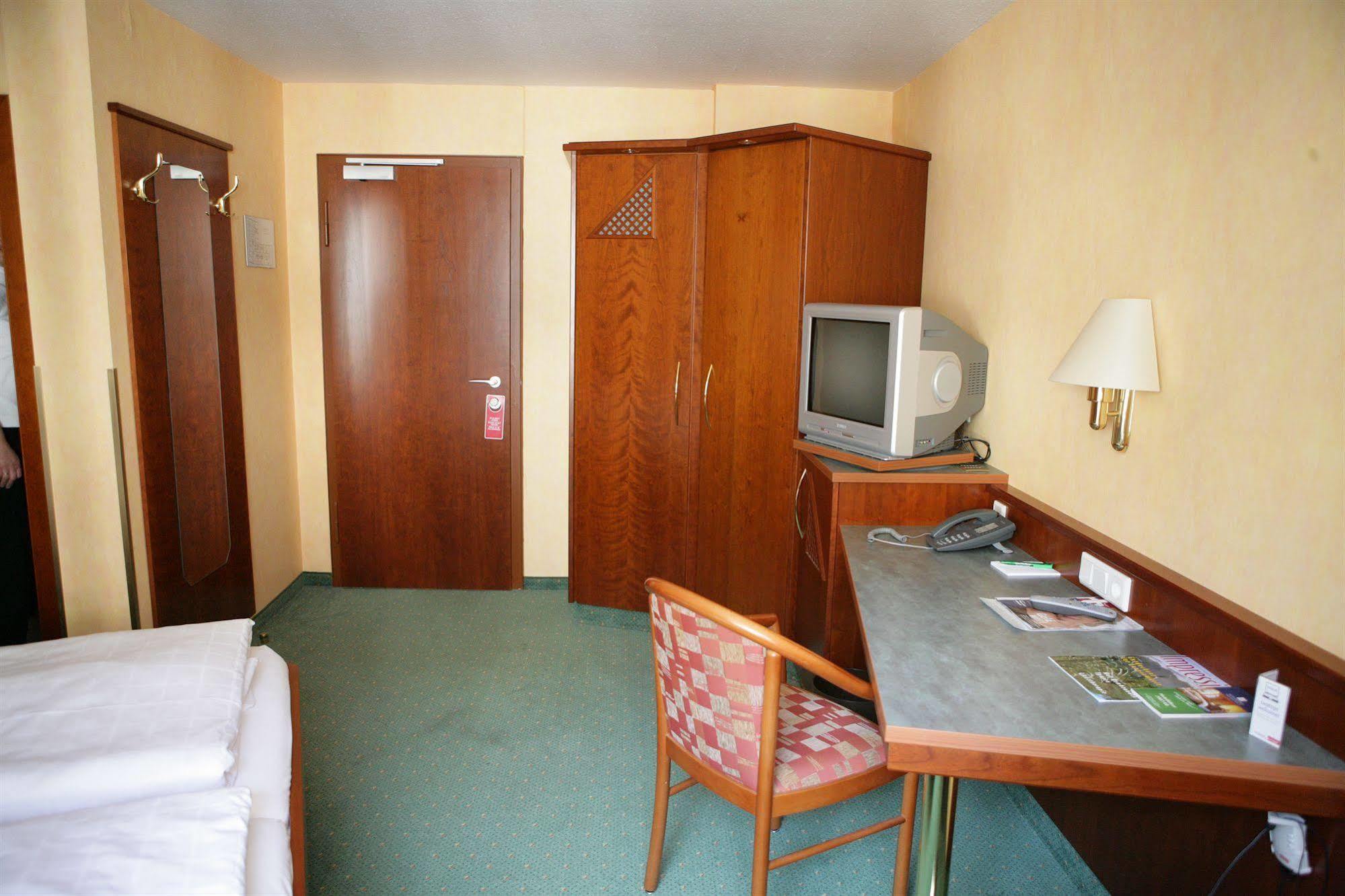 Hotel Wartburg Stuttgart Buitenkant foto